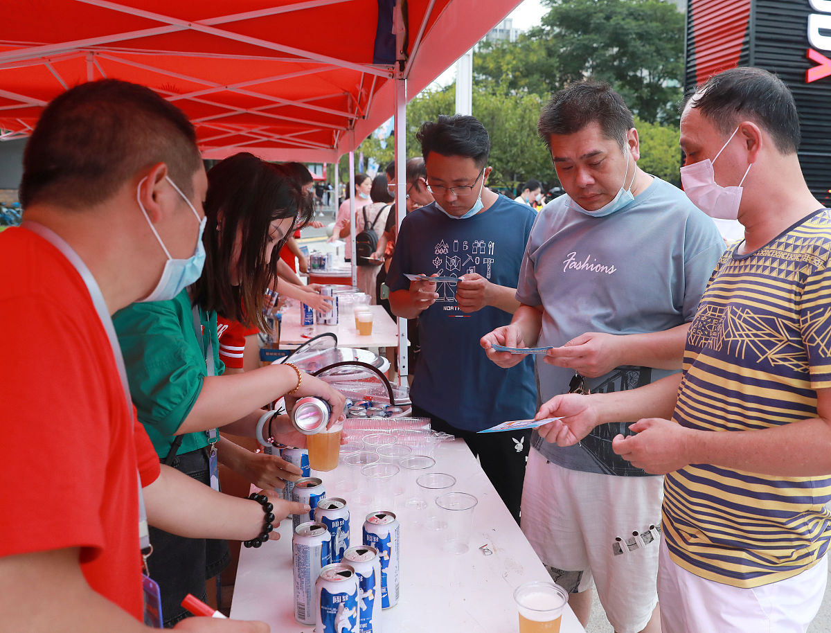 在校内参加哇哈哈营销大赛得到团队三等奖负责摊位销售帮忙优化三条