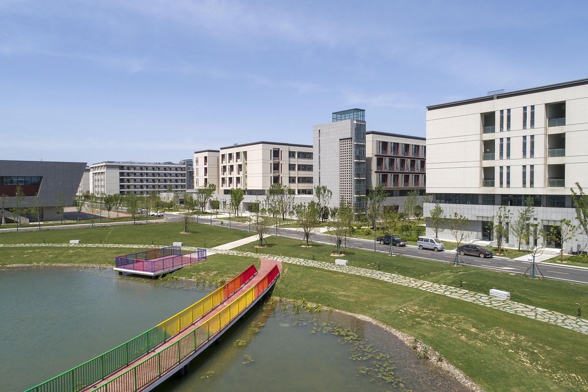 江西现代技师学院电子与信息技术专业招生简章 - 培养高素质技术人才，成就未来梦想