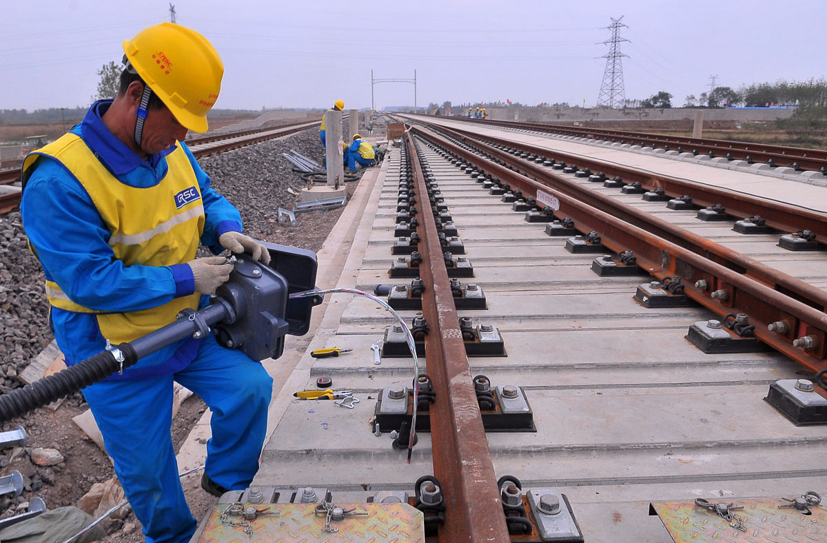 铁路交通信号的重要性：安全性、高效性、减少事故风险