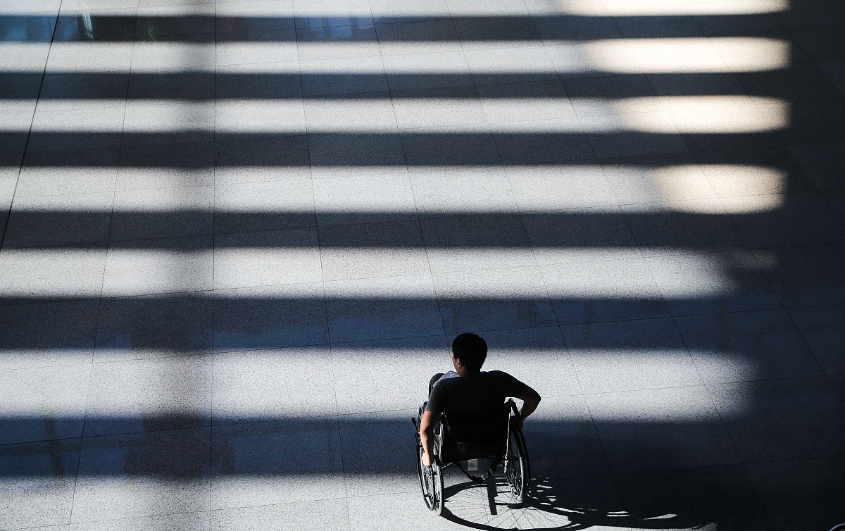 孤独多久会崩溃？心理素质和社会支持是关键