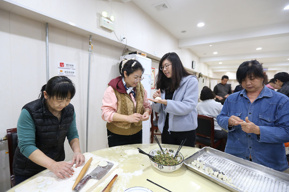 大学生社会实践当服务员最后一天日记300字