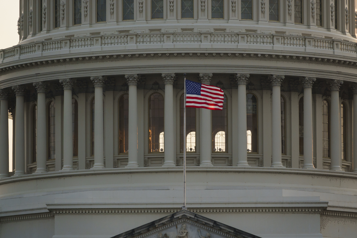 请说出50个与美国文化有关的话题