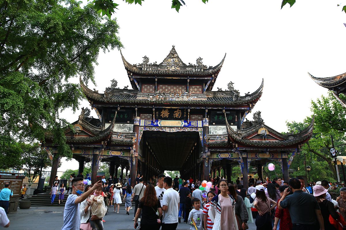 关于四川都江堰建筑施工总承包二级资质新办及转让多少钱字数