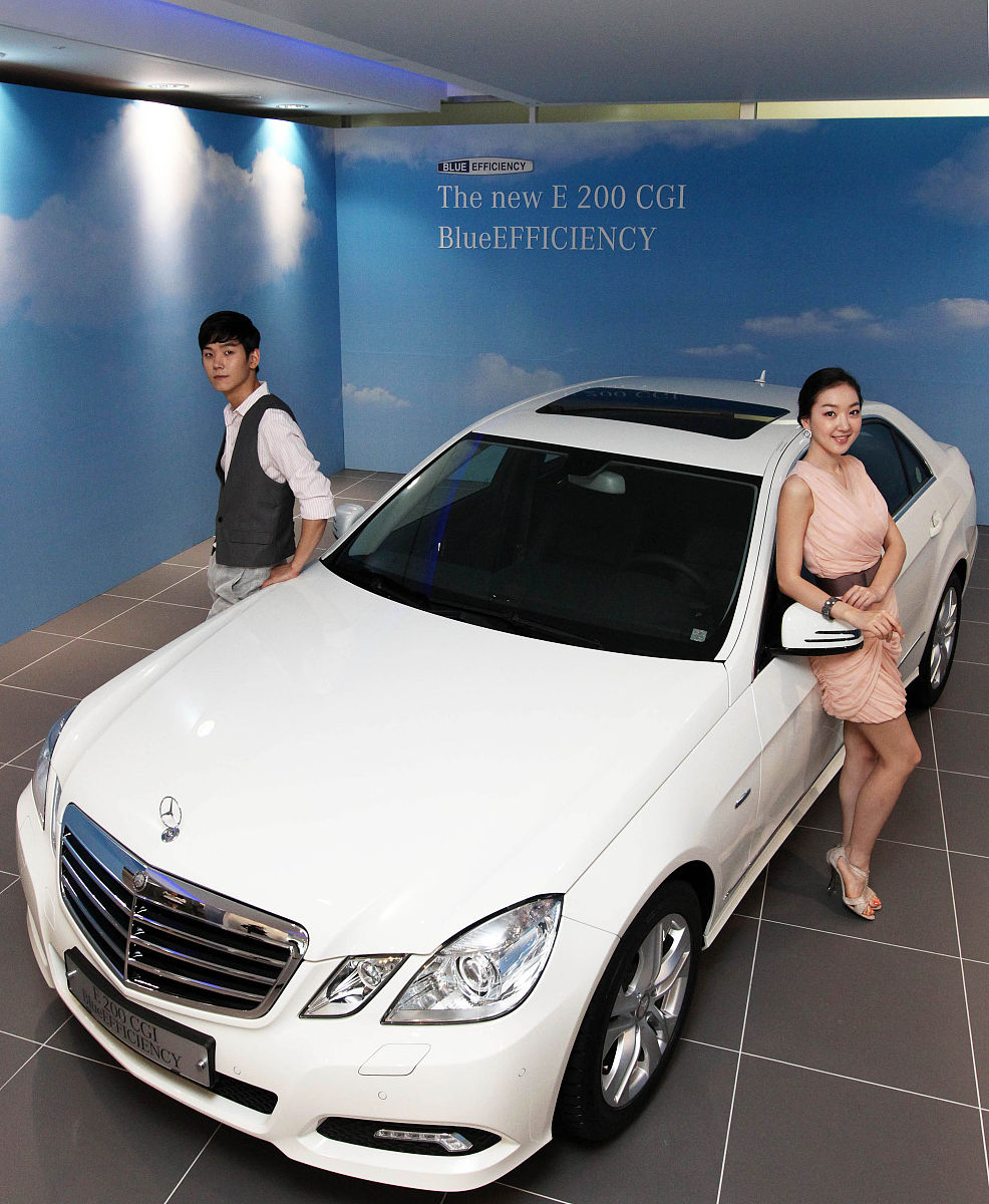2010年6月7日,梅赛德斯-奔驰在韩国发布新c 200 cgi和新e 200 cgi汽车