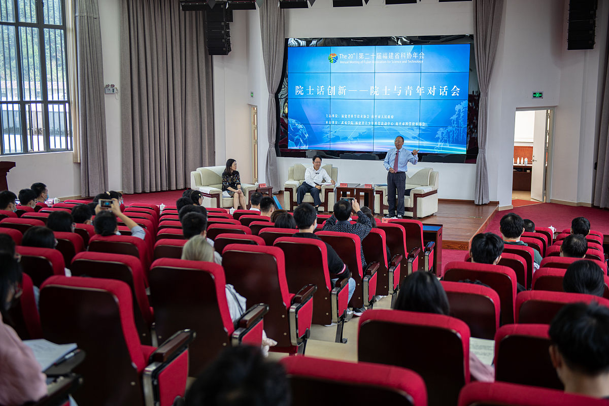 昭平职业教育中心师资培养与提升：打造优质教育力量