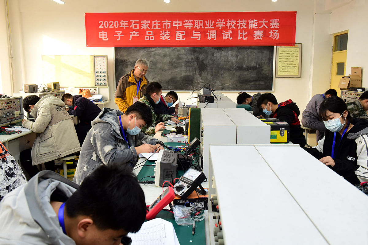 丰都县职业教育中心电子电器应用与维修专业课程设置：涵盖基础与实践，助力未来发展