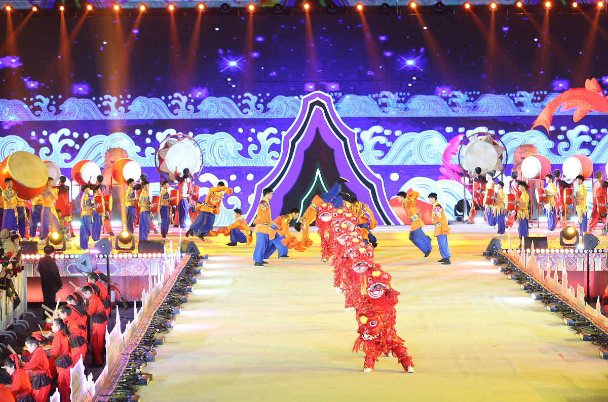 和携手同行、扶持共度相同的排比句