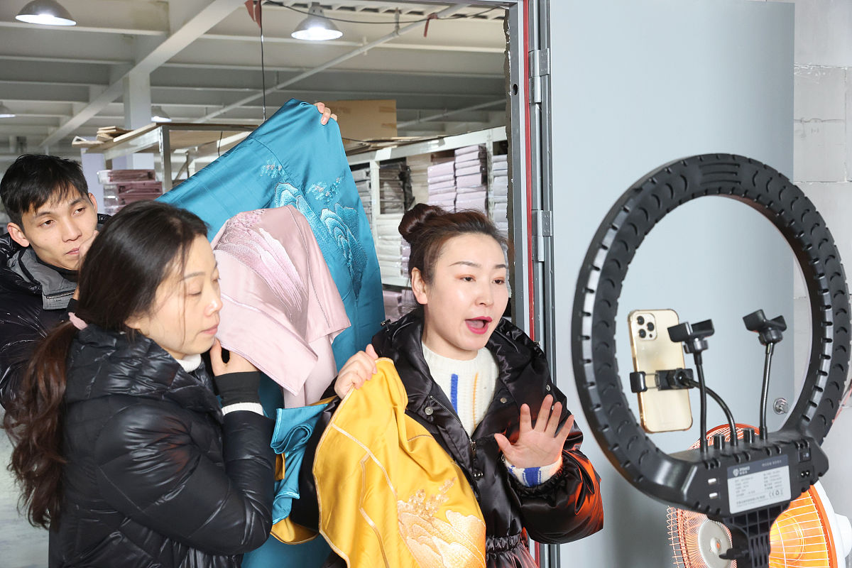 快手平台虚拟礼物返还机制：主播能获得什么？