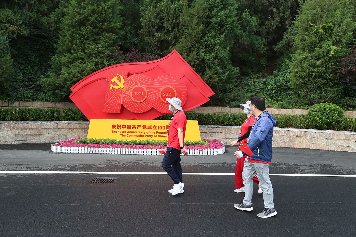 43 践行三个主义——社会建设理念在红色文化馆的建设和发展过程中企业坚持社会主义核心价值观弘扬社会主义思想和文化；坚持培育和践行爱国主义精神弘扬民族精神和爱国情怀；坚持倡导和践行集体主义原则弘扬团结协作的精神和集体主义意识。通过红色文化馆形成价值观教育的机制引导人们增强社会主义意识培育爱国情怀强化集体意识。用专业 实际 符合民营企业的方式表示思维导图