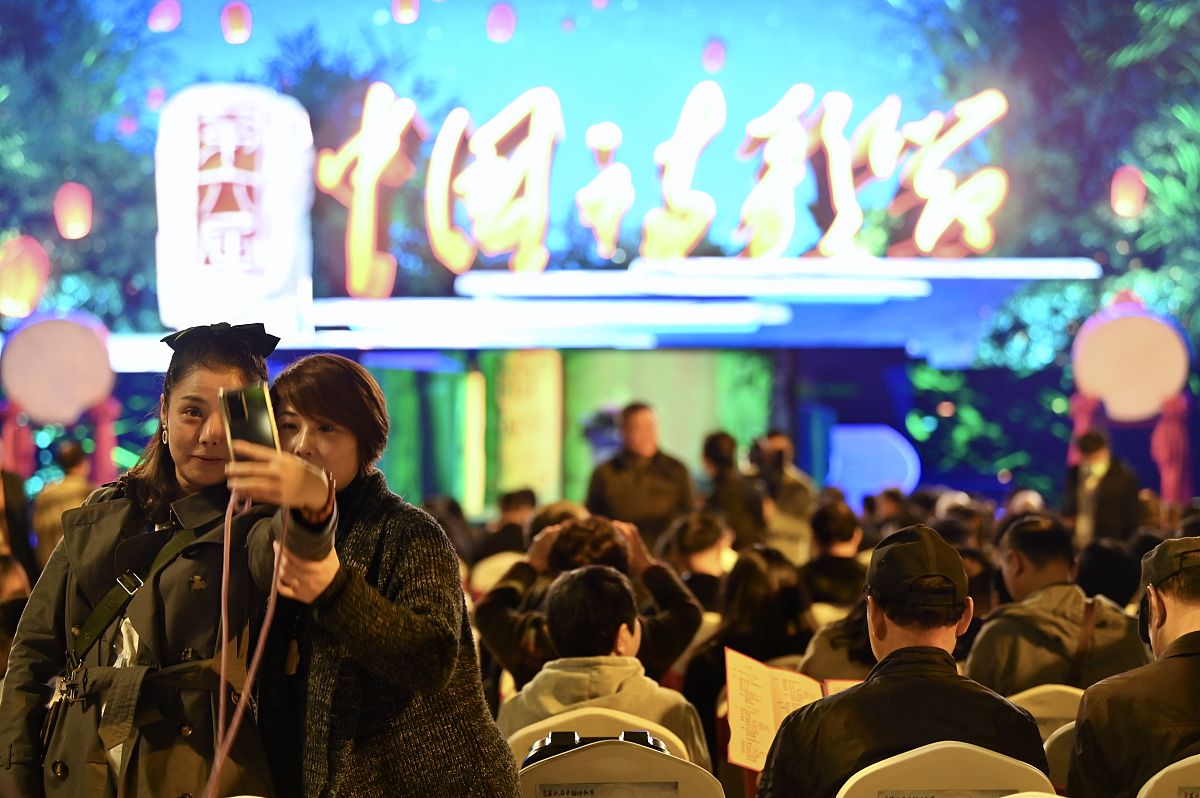 成都新世纪文化职业技术学校招生指南：报名时间、专业设置、录取流程