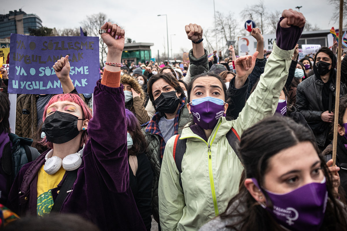 妇女权益维护也是人权维护仅靠妇女组织是不能完全解决问题的