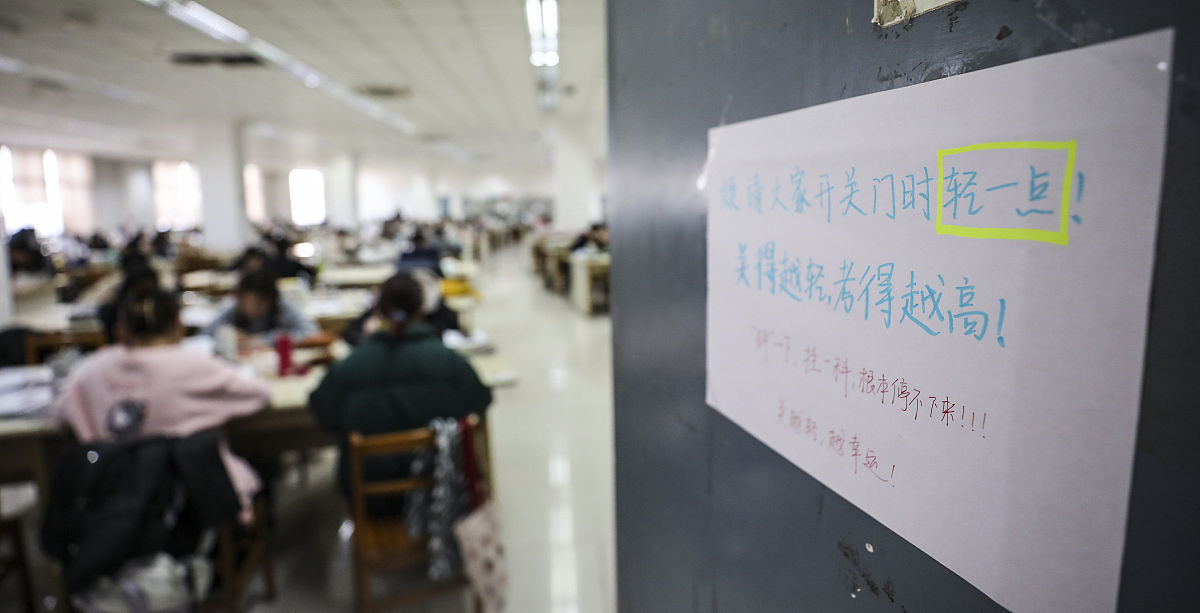 以朱鹏宇为主角写下朱鹏宇在漯河医专的不充实生活
