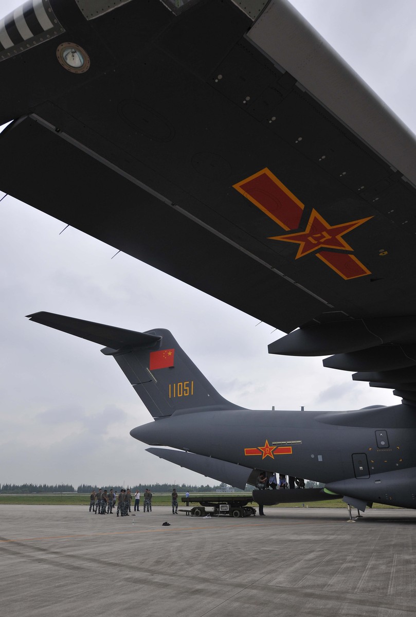 运20的出现提升了我国的国防、经济、国际影响力并成为中国航空工业的代表作之一。总之运20是我国航空工业的重要成果。它的出现不仅改善了国内。同时加强了国家经济、外交等方面的实力。这种新型运输机持续的改变中国的航空行业成为中国国际形象的一张重要名片。不改变意思重新写一遍
