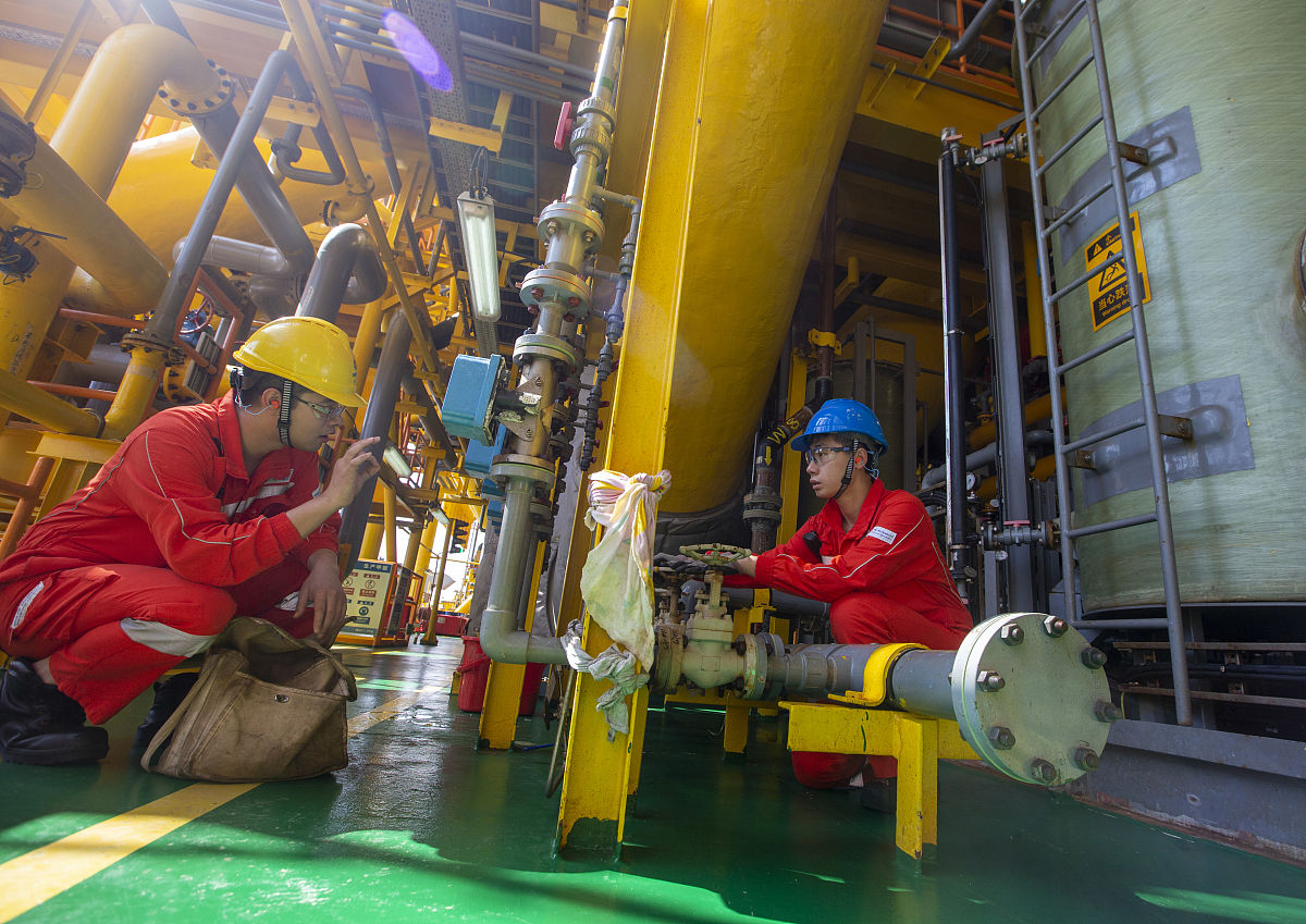 你现在正在撰写论文《大唐平罗发电车间电力线路过载原因及维护对策分析》请对其142研究方法进行协作保证其内容合理性：