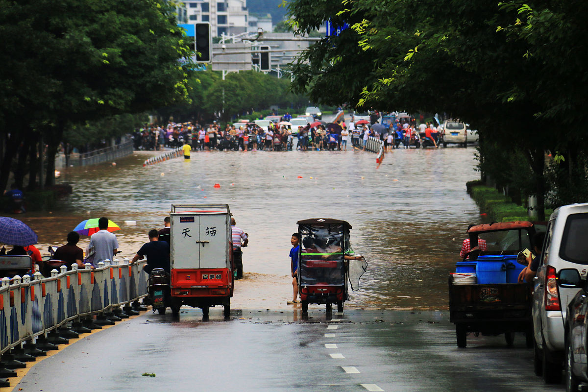 桂林2小时下完了1天的大暴雨