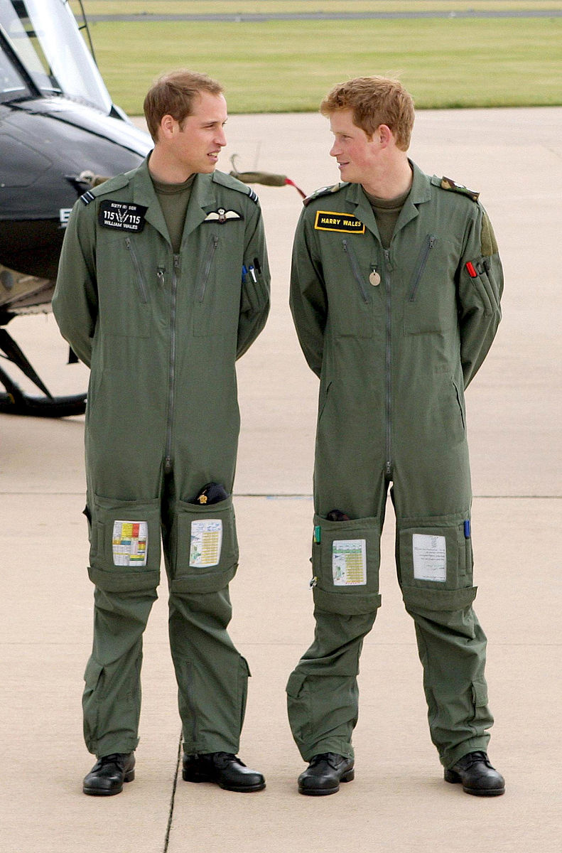 我是王子。我弟弟可以侍奉我吗？