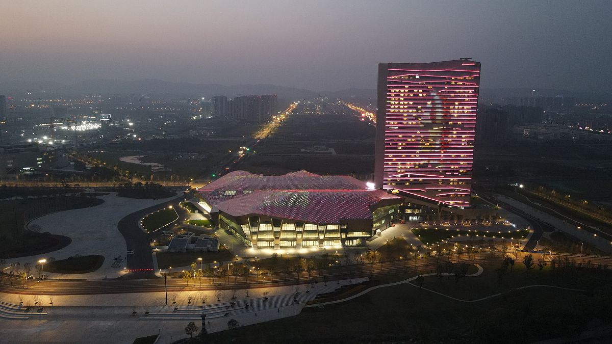 杭州滨江开元名庭酒店和星澜酒店哪个好回答加拓展。