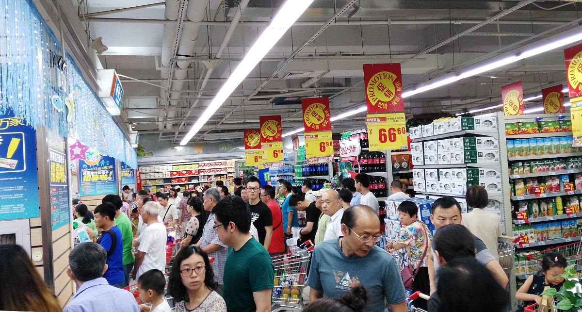 关于华润万家超市门店实习过程中进行门店销售活动的策划工作实习的经过从活动策划前、活动开展过程中和活动结束后三个阶段进行阐述详细具体一些。