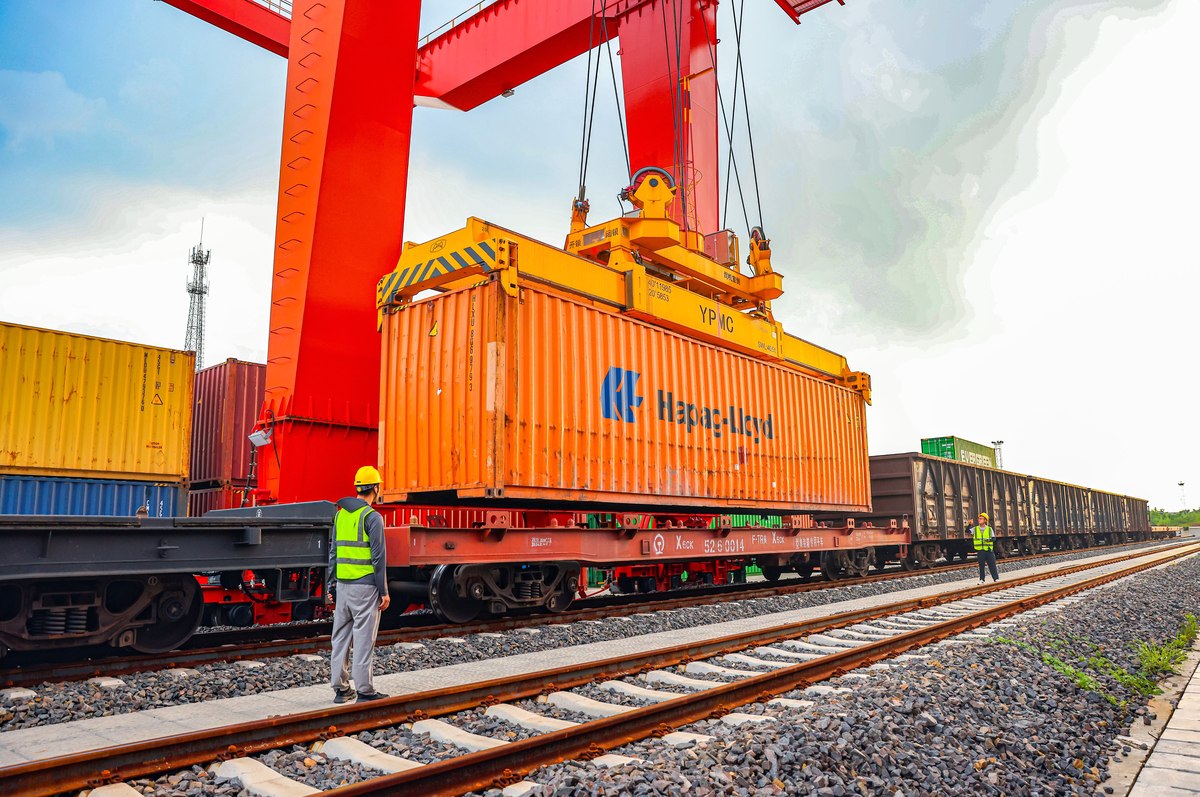 2019年成都市铁路运输学校培养企业需要的铁路技术