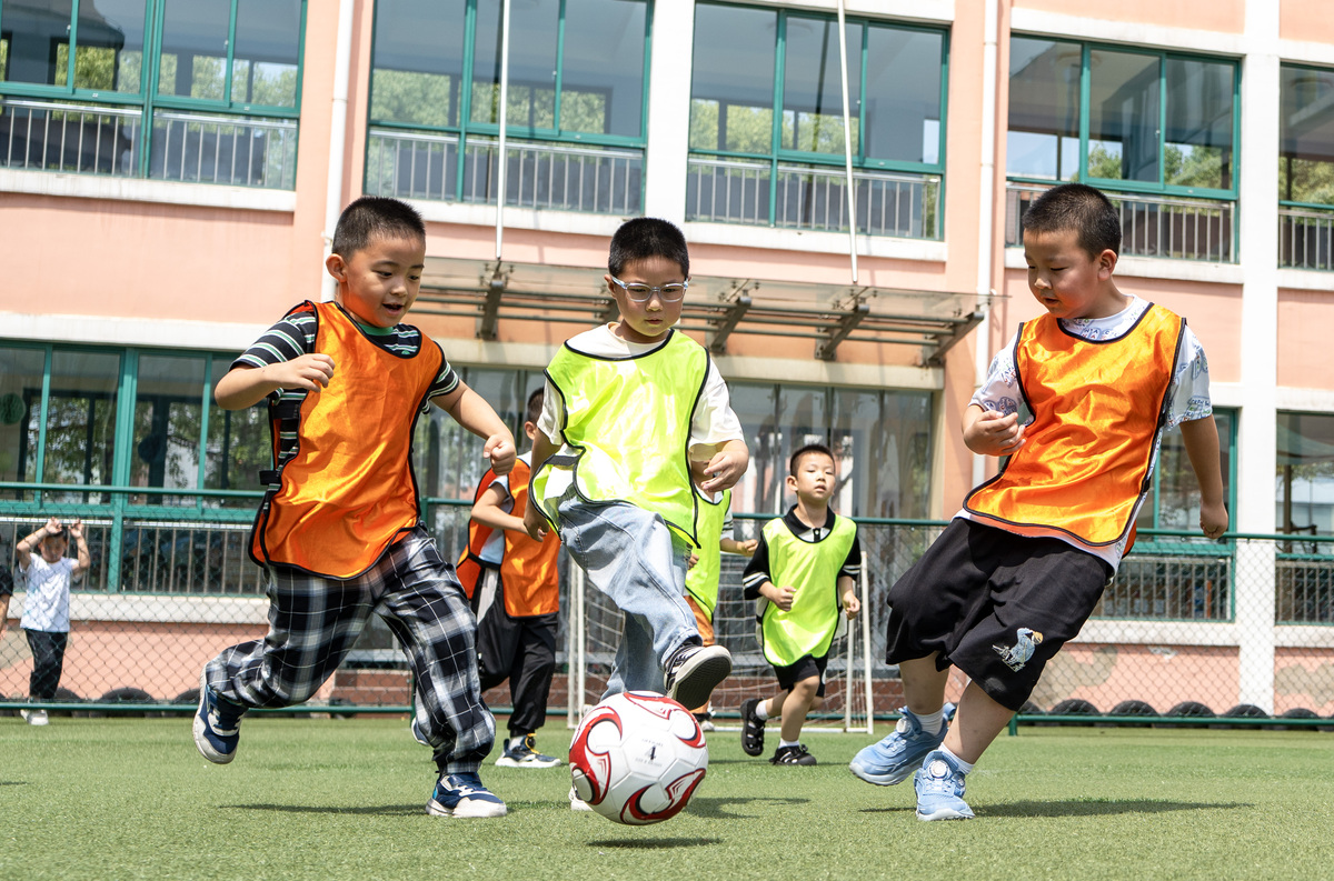 夏日体育课：生死攸关的大决战？