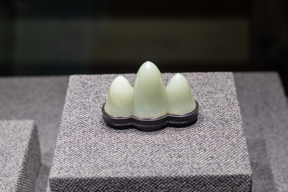 和田白玉：佛教文化中的珍贵瑰宝