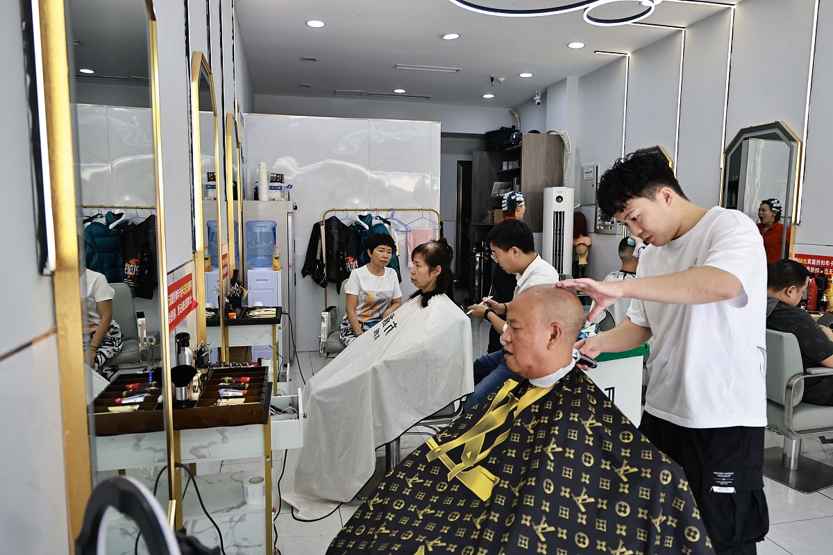 忻国潮男士理发店优点