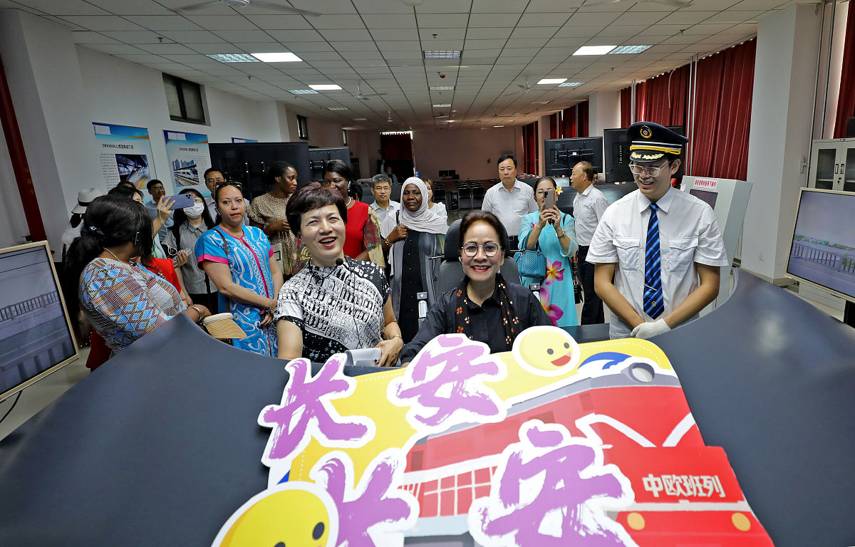重庆高铁专业学校就业前景分析：毕业生就业率高，但存在挑战