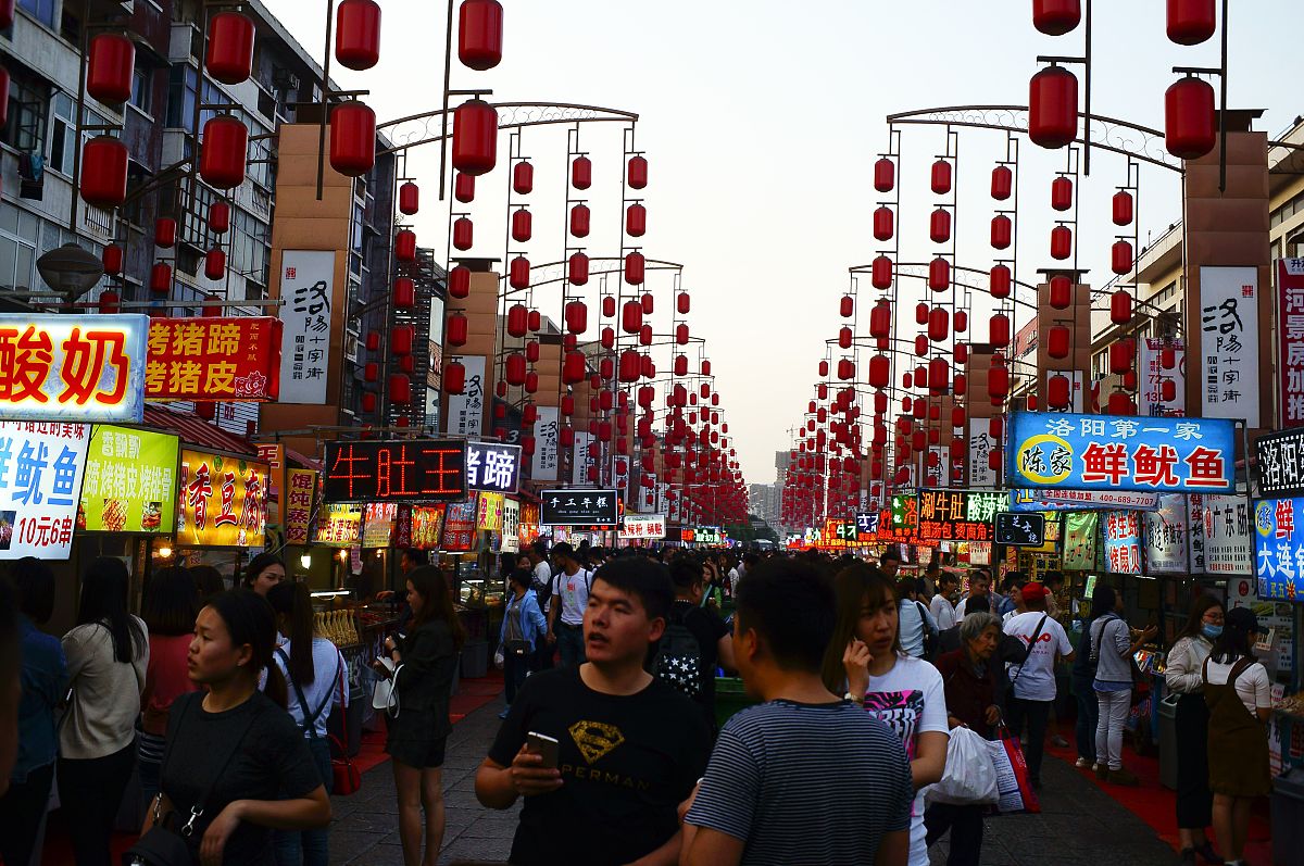 洛阳十字街：地理位置优越，交通便捷的商业中心