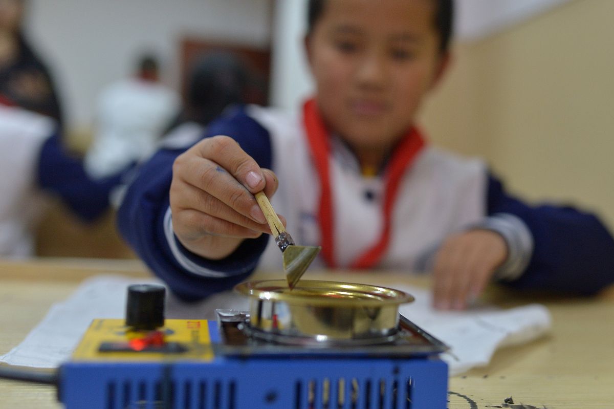 小学乒乓球社团发展现状研究：影响因素与发展策略