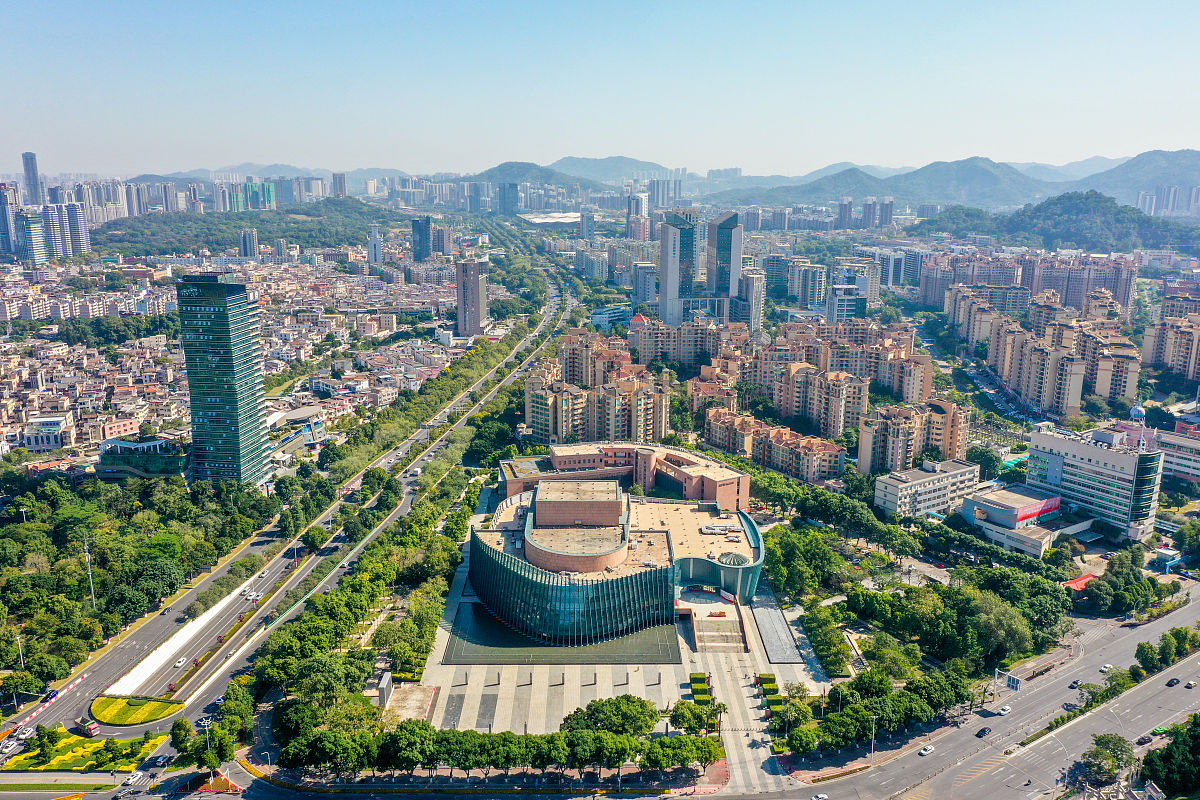 广东外语艺术职业学院中专部2022年招生简章 - 探索艺术与语言的无限可能