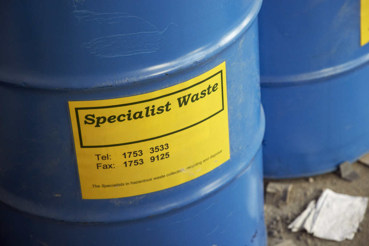 ReaxFF Simulation and Experimental Analysis of Ester Insulating Oils: Degradation Mechanisms and Performance Evolution