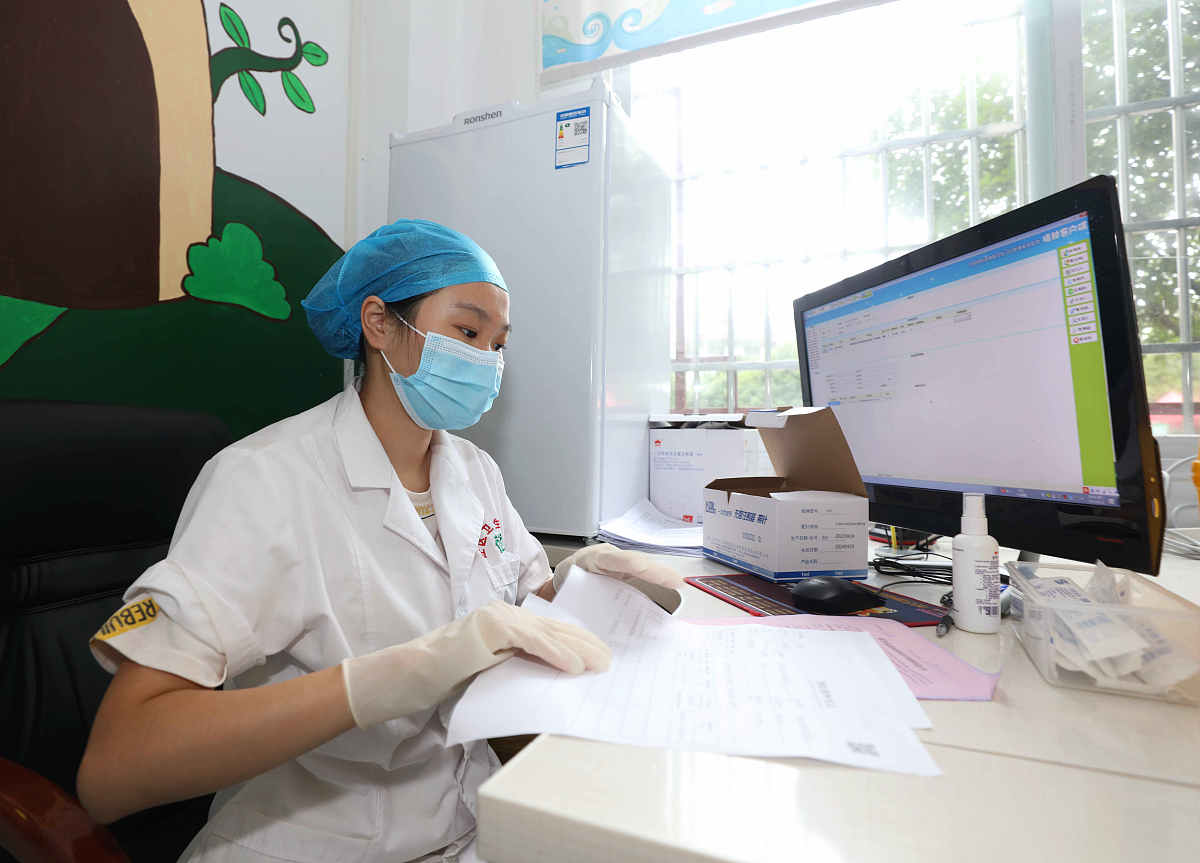 贵阳卫校高级护理专业就业率怎么样？高薪稳定，就业前景广阔！