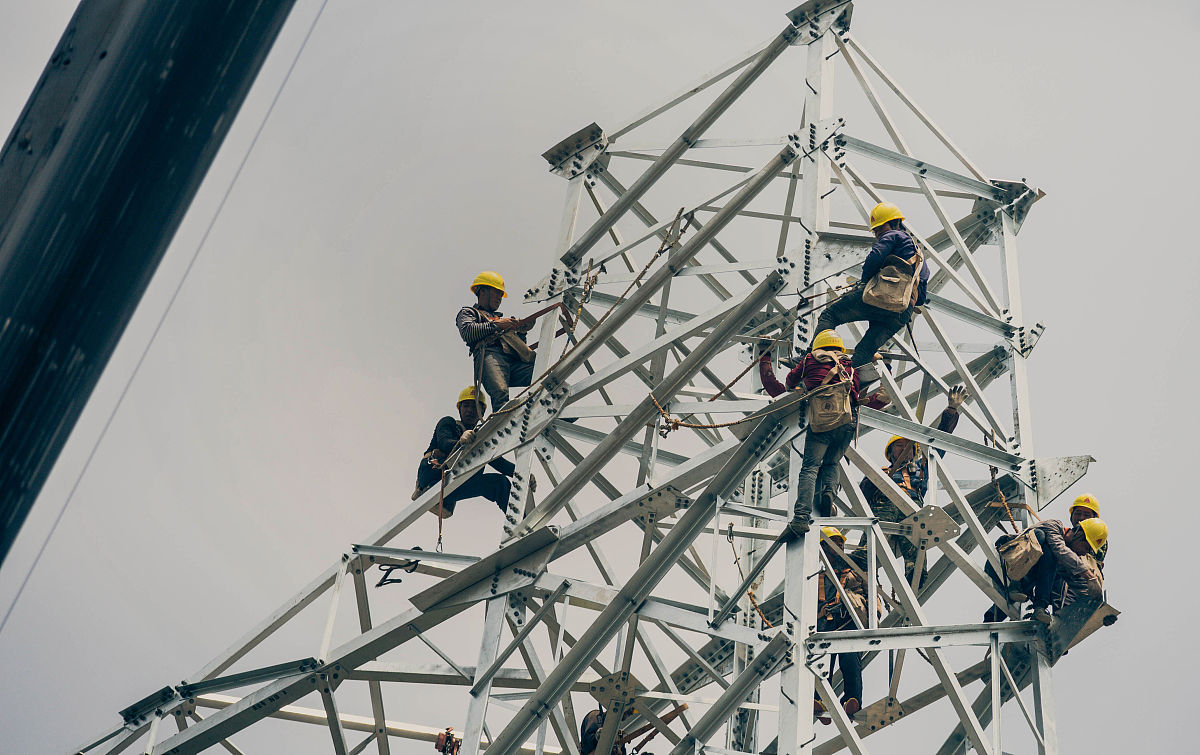 高压输配电线路施工运行与维护专科就业前景好不好？