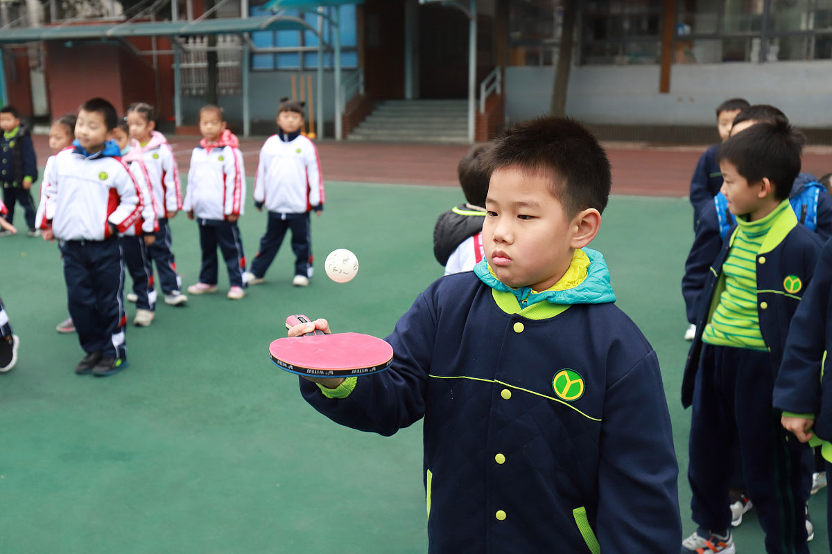 难忘的小学运动会：螃蟹背西瓜、龙卷风，我与母校的快乐记忆