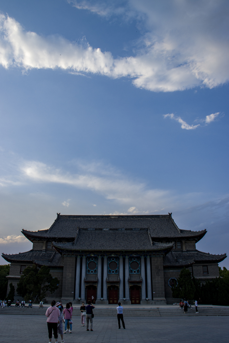 河南大学礼堂火灾背后的安全警示：如何避免悲剧重演？