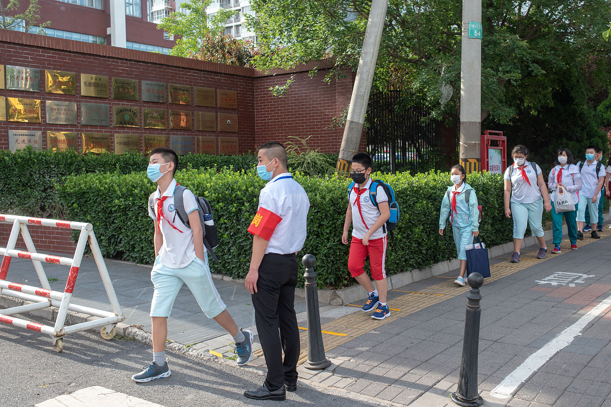 2020年6月1日,北京,石景山区景山学校远洋山水分校小学六年级学生返校
