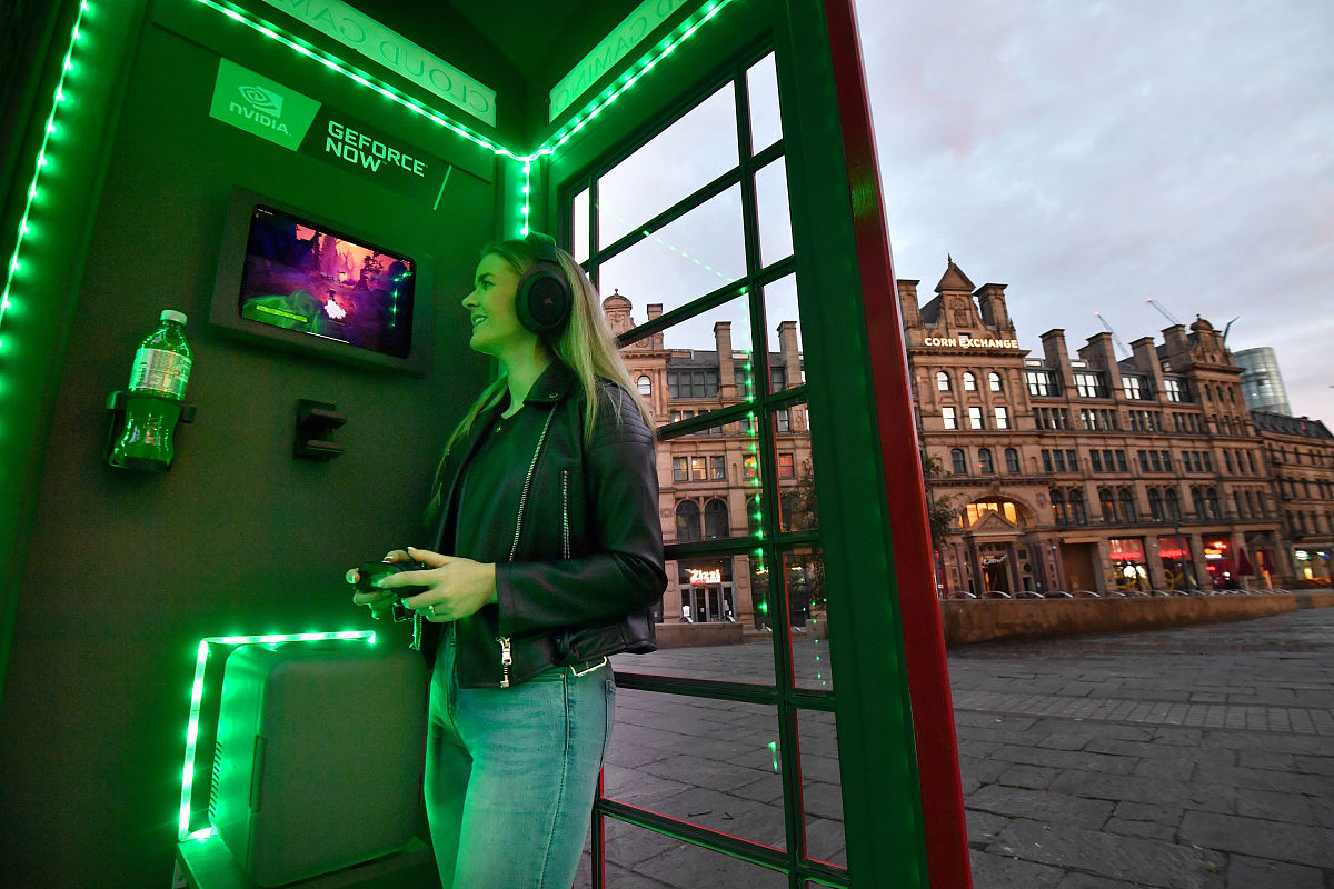 如何将英伟达显卡驱动安装到C盘？