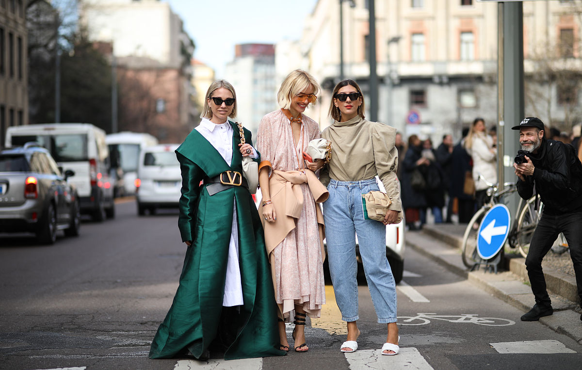 李明：自言自语今天我一定要成为最时髦的人！小芳：兴奋地说今天真是太棒了！我已经看到好几个时尚博主了！王大爷：嘀咕着这些年轻人真是不知道什么是真正的时尚。把上面每句话的形式改写为下面每句话要精彩。这几年的情爱与时光终究是错付了！贱人就是矫情！臣妾做不到啊！