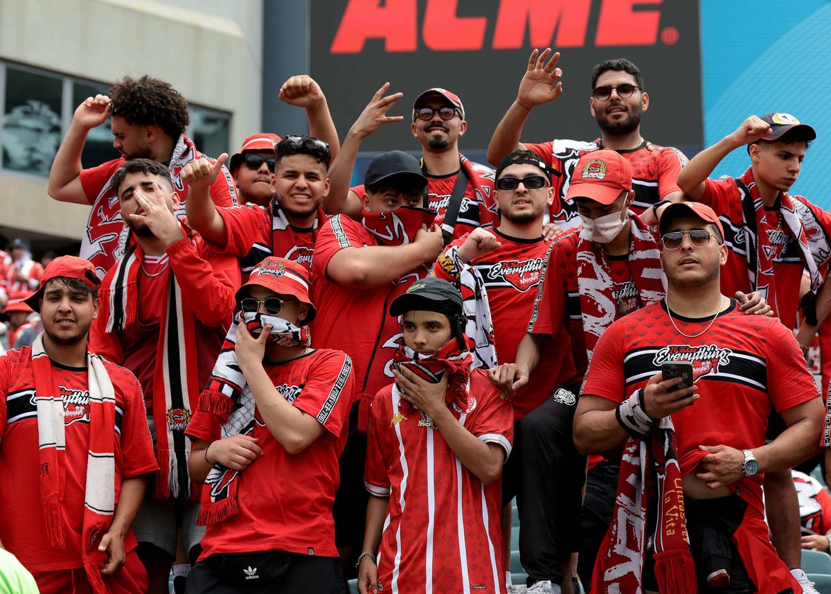 请用中文对后面网址内容生成摘要不要提及文章网址不要少于10个句子 httpstheathleticcom437405620230402red-sox-offensive-identity-forward