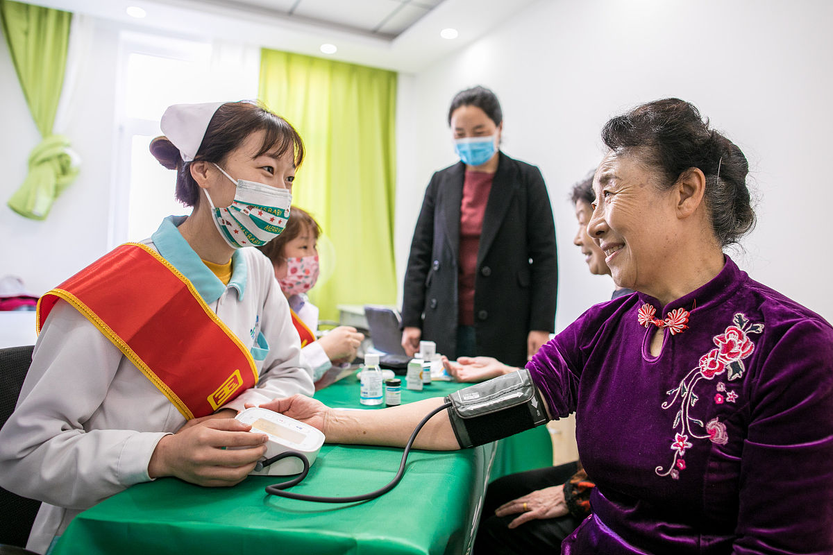 朋友已经买了美年大健康体检如何推荐她在中国人寿深圳体检中心体检