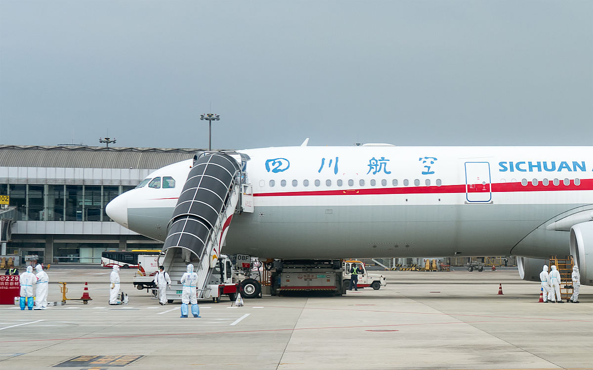 成都航空学校招生规范：报名条件、考试内容及录取流程