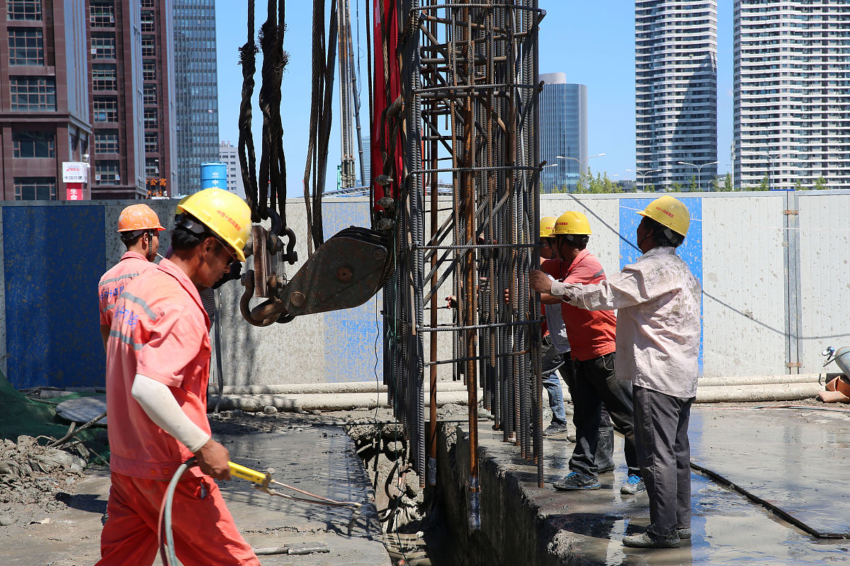 2018年8月30日,江苏南通,由中铁十四局负责施工的江苏南通轨道交通一