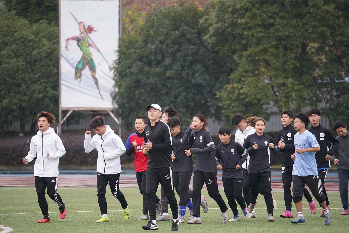 武汉旅游服务学校机电一体化技术电梯安装与维修招生简章