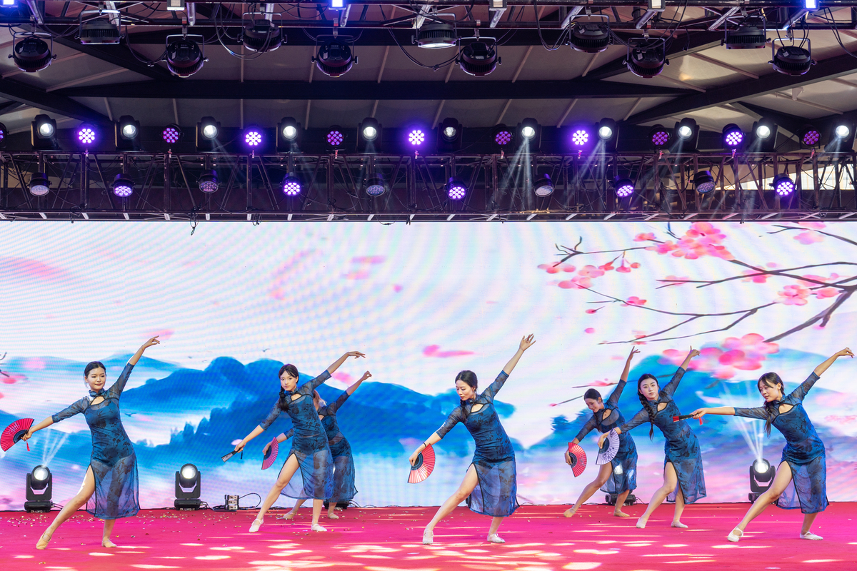 宣汉职中民族音乐与舞蹈专业：培养跨文化交流能力