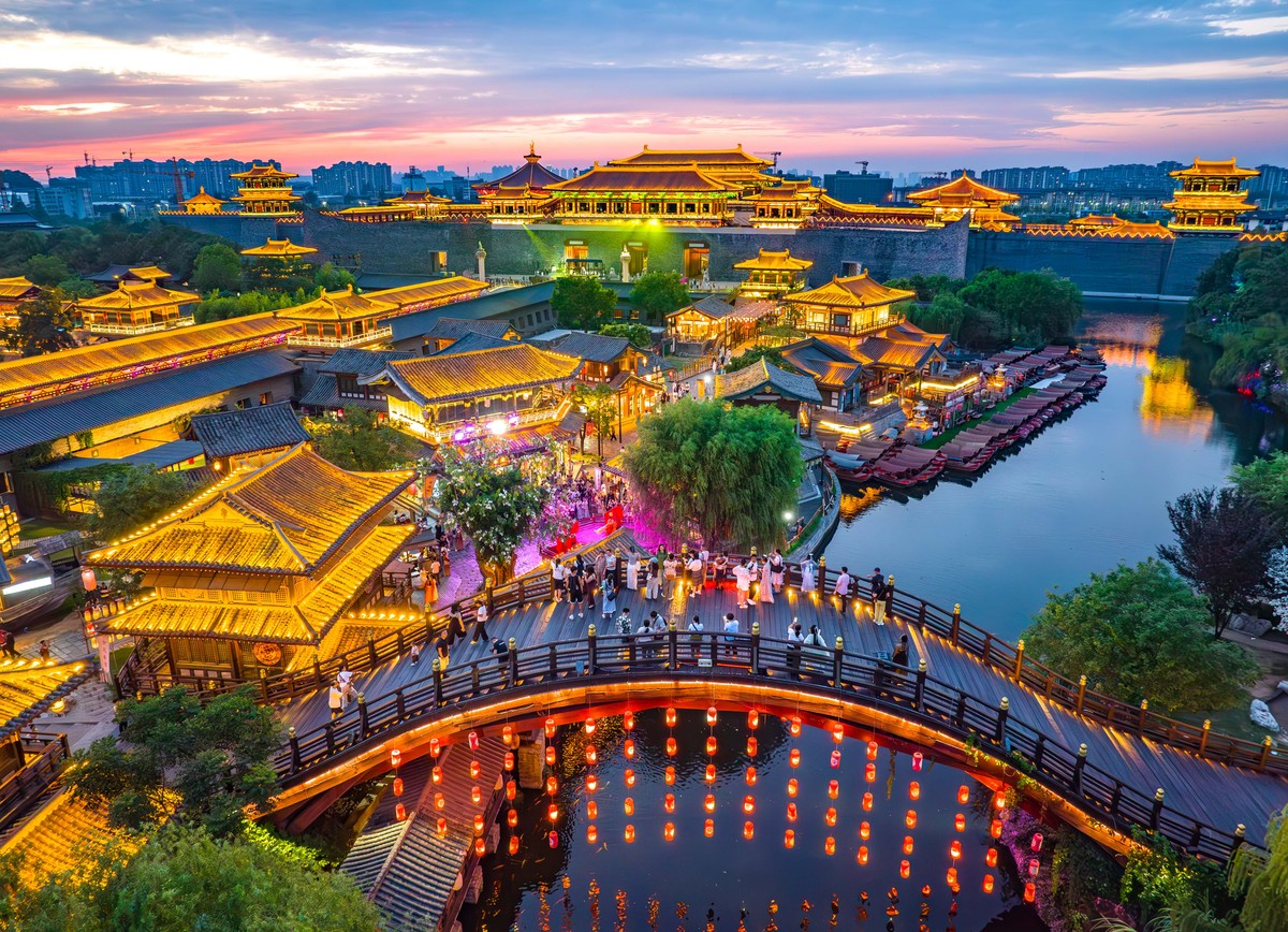 漫步历史长河：探索中国历史文化名城的美丽传说