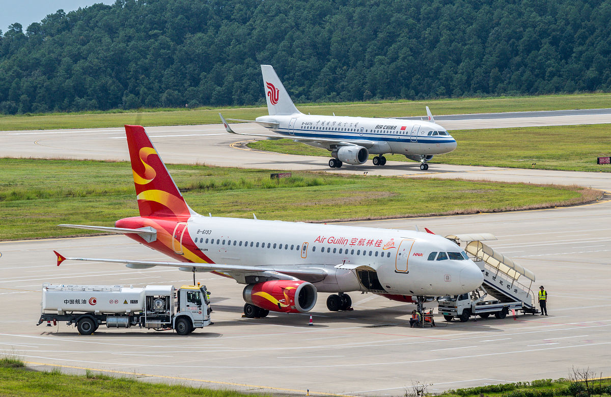四川攀枝花机场气温年变化特征
