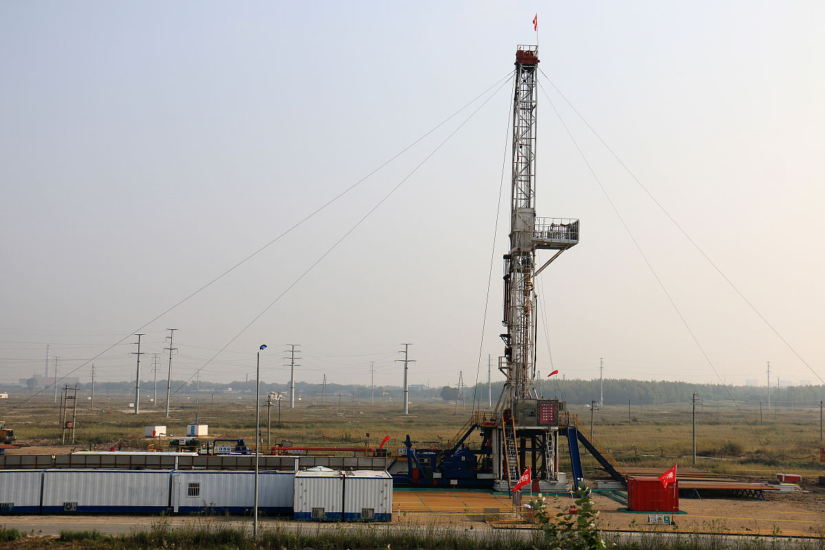 根据自己的理解论述螺旋泵井节能采油配套开采技术的原理及优点，不得抄袭他人观点。