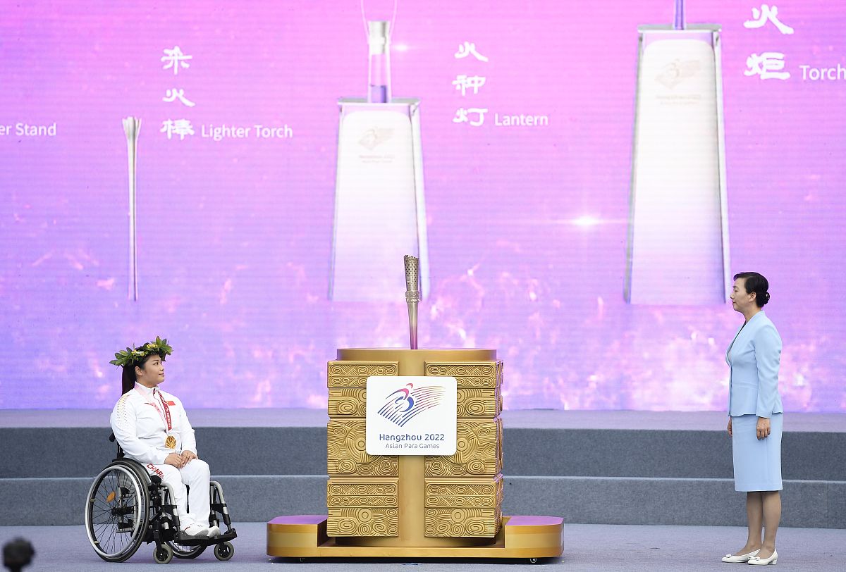 济宁第一职业中专2022年招生专业：汽车维修、电子商务、美容美发等