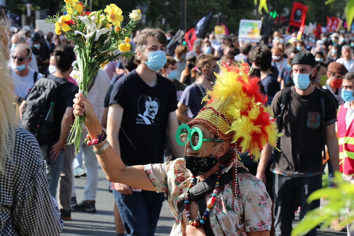 为解决实际工作中法律法规对越南劳工跨境劳务管理针对性不足的问题广西自治区政府层面和边境各市县相继出台相关政策对跨境劳务进行管理