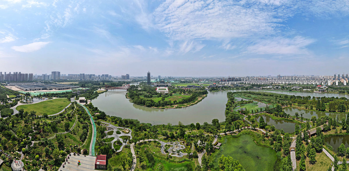6月19日,俯瞰江苏省扬州市运河三湾生态文化公园夏日景色.